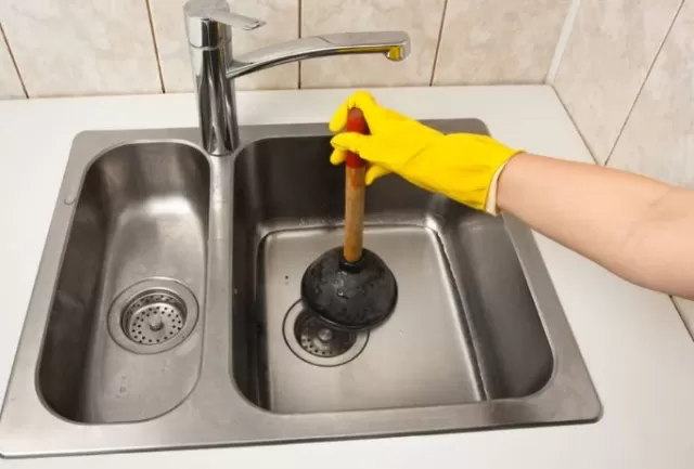 How to Unclog a Double Kitchen Sink: A Step-by-Step Guide 3