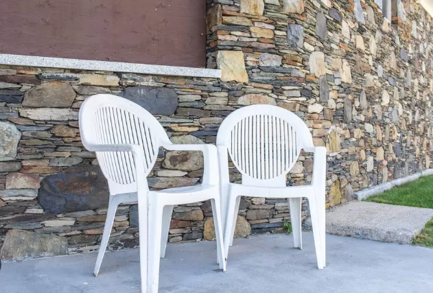 How to Clean and Maintain White Plastic Chairs 1