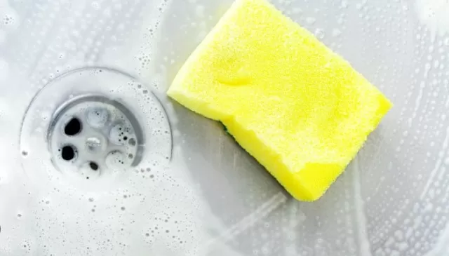 How to Know When to Replace Your Kitchen Sponge 1