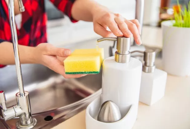 How to Know When to Replace Your Kitchen Sponge 2