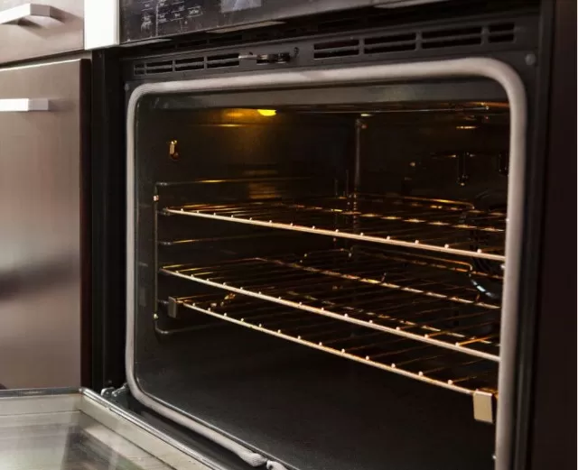 How to Utilize the Self-Cleaning Feature on an Oven 2