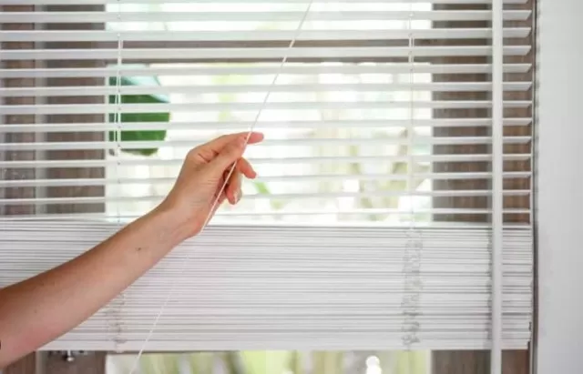 Tips for Effectively Cleaning Fabric Blinds 5