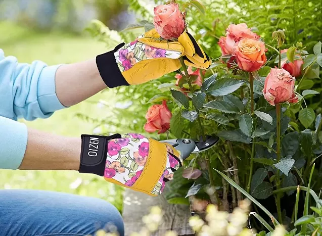 Washing and Maintaining Your Gardening Gloves 4