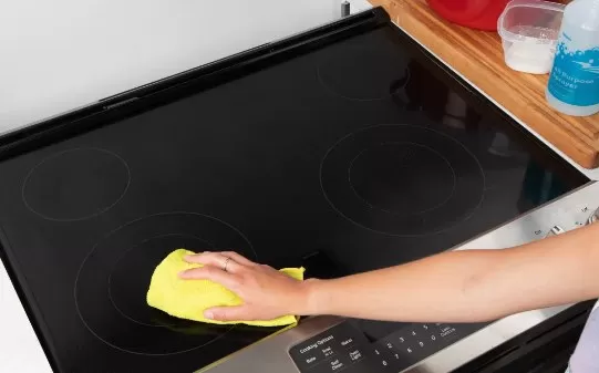 Cleaning Oven Glass: Effective Tips and Methods 2