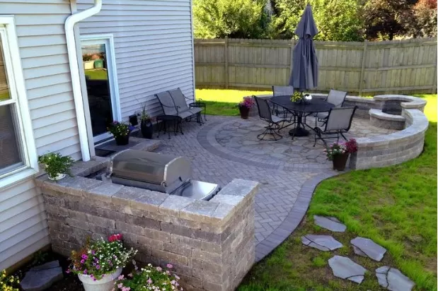 Brick Patio Inspiration: Stylish Ideas for Outdoor Spaces 2