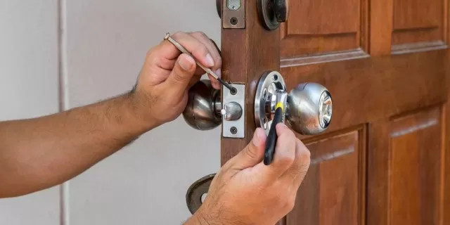 Essential Tips for Replacing Door Locks 1