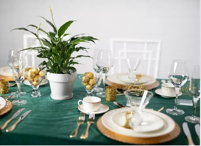 Elevate Your Meal: 12 Stunning Table Décor Ideas 4