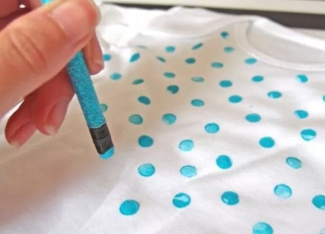 Removing Acrylic Paint Stains: Effective Methods for Clothes 5