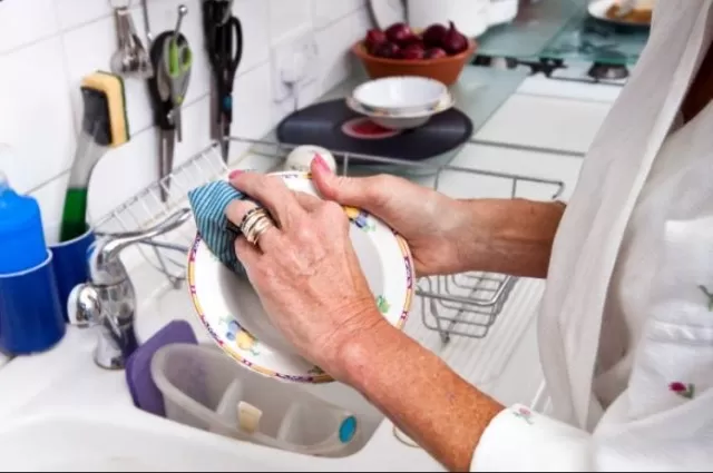 12 Cleaning Tips to Solve Dishes on Holiday Easier & Faster 2