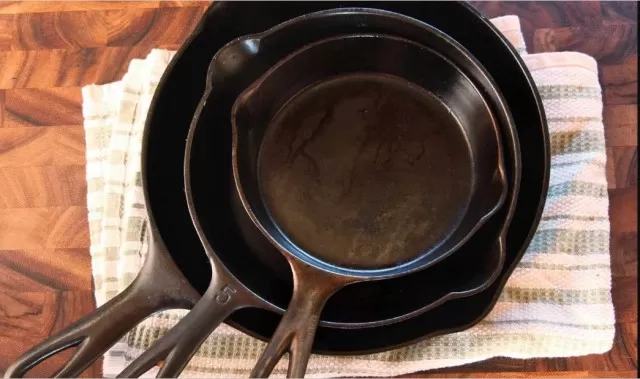 Cast-Iron Skillet: Best Guide to Clean and Keep Them 1
