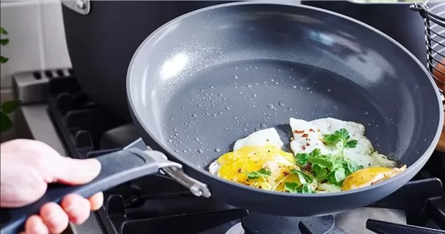 Nonstick Pans: Best Way to Clean to Keep Them Last for Years 2