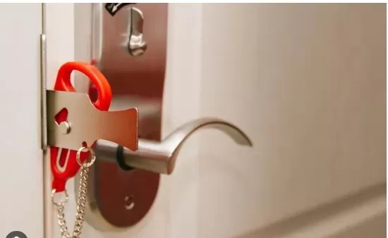 Clever Door Security: 5 Creative Ways to Lock Without a Lock 3