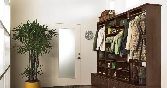 Organize a Coat Closet is not so difficult as you think! 2