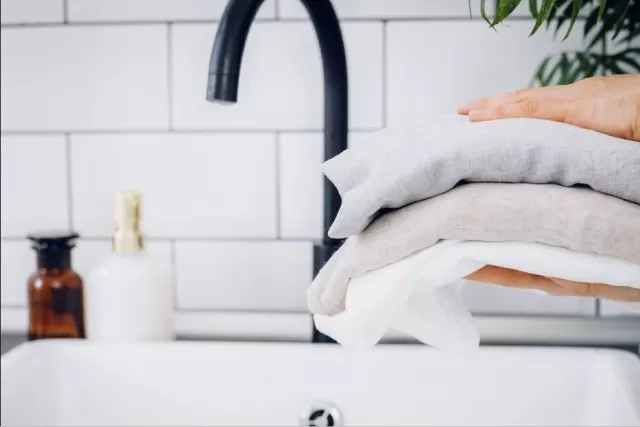 4 Steps Best Way to Hand-Wash Clothes 2