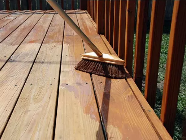 Achieve a Lasting Deck Stain: Expert Tips 4