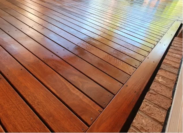 Achieve a Lasting Deck Stain: Expert Tips 3