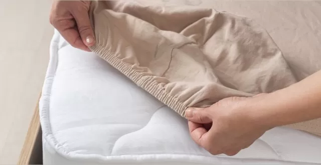Here is the Best Way to Fold a Fitted Sheet 4