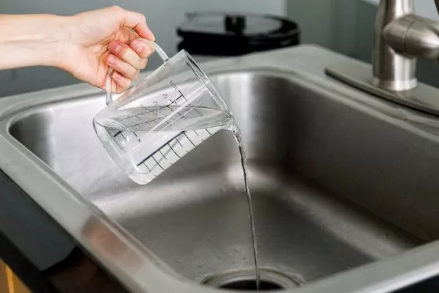 Clogged Kitchen Sink? Here\'s Your Solution! 5