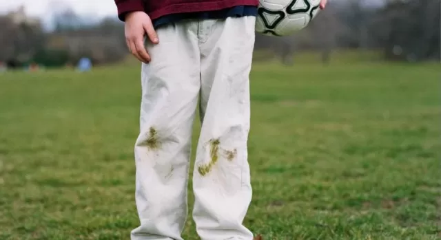 How to Best Remove Grass Stains Out of Clothes 3