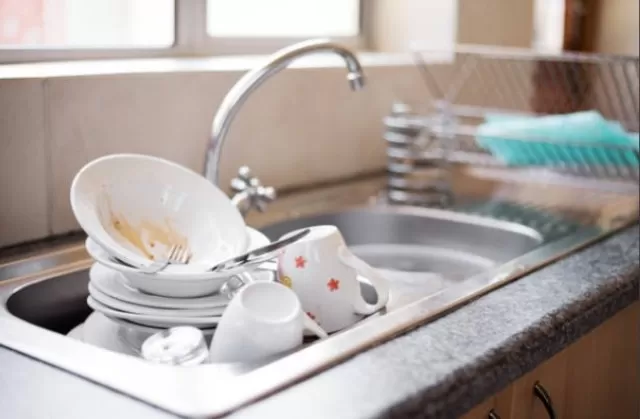 How & When to Best Wash Dishes by Hand 4
