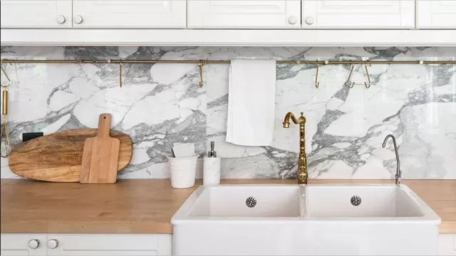 Here is the Best Way to Clean Kitchen Sink and Drain! 1