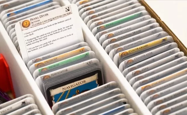 10 Methods for Storing and Organizing Cards 1