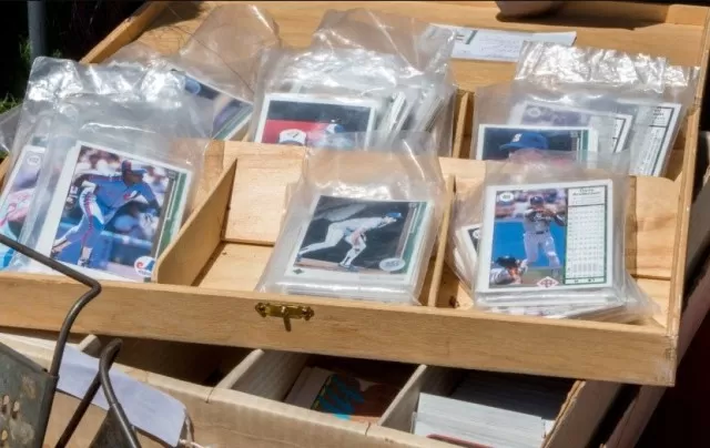 10 Methods for Storing and Organizing Cards 2