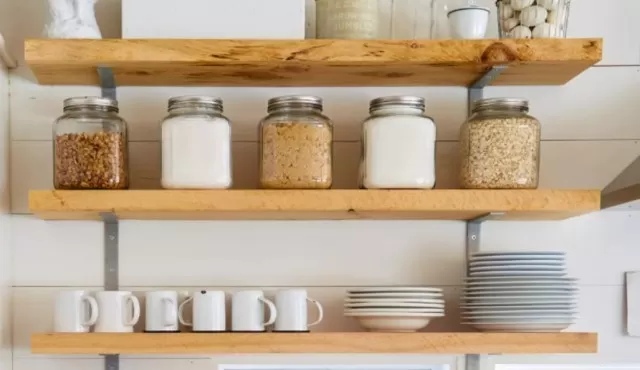 Open Kitchen Shelves: 8 Best Tips to Optimize Storage 1