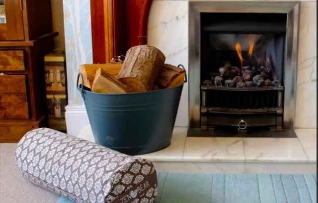 Gas Fireplace Odor Solved: Unraveling the 3 Possible Causes 1