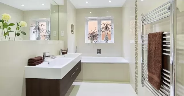 Bathroom: 10 Items You Should Clean or Replace Soon 2