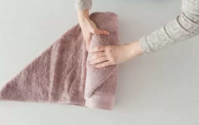 4 Methods to Best Fold Towels in Bathroom 3