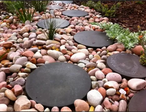 Garden Pathway Upgrade: Inspiring Stepping Stone Designs 5