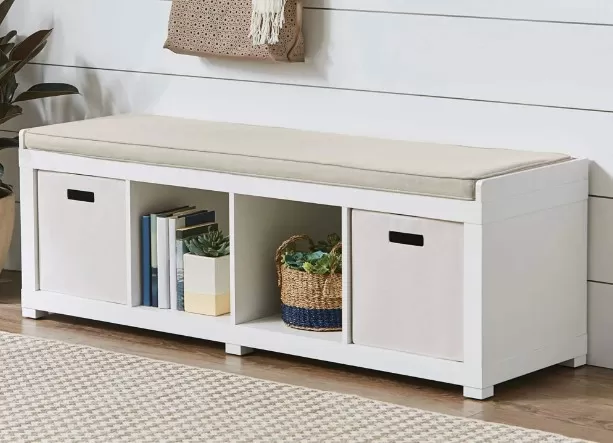 11 Methods to Use a Storage Bench for Organization 3