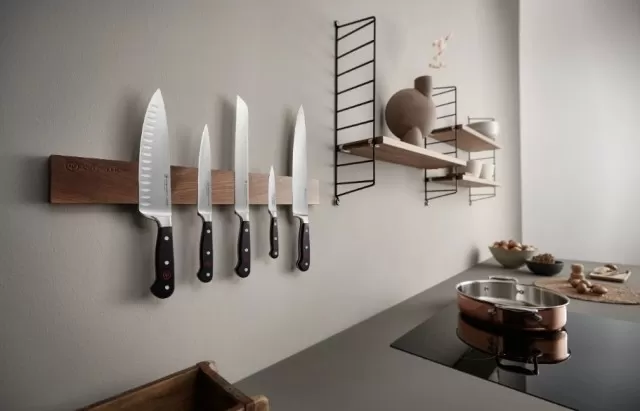 Is Magnetic Knife Holder Really Best Way to Store Knives? 2