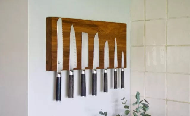 Is Magnetic Knife Holder Really Best Way to Store Knives? 3
