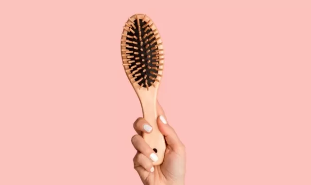 Best Guide to Clean Hairbrushes to Remove Lint & Buildup 2