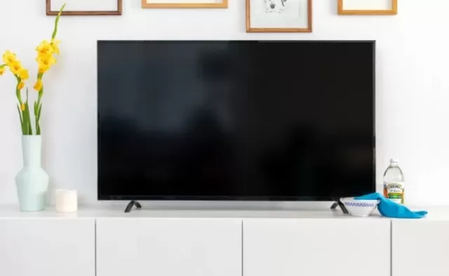 Best Guide to Clean a TV Screen 2