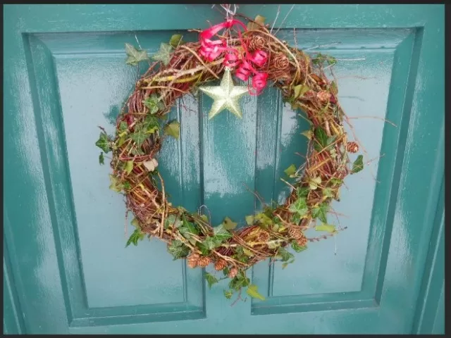 Creating a Festive Evergreen Wreath: Step-by-Step Guide 1