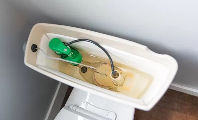 Efficient Toilet Tank Cleaning: A Step-by-Step Guide 2