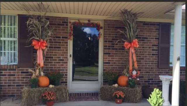 Outdoor Fall Decorating Inspiration 3