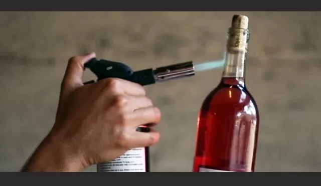 Clever Methods to Uncork a Wine Bottle 4
