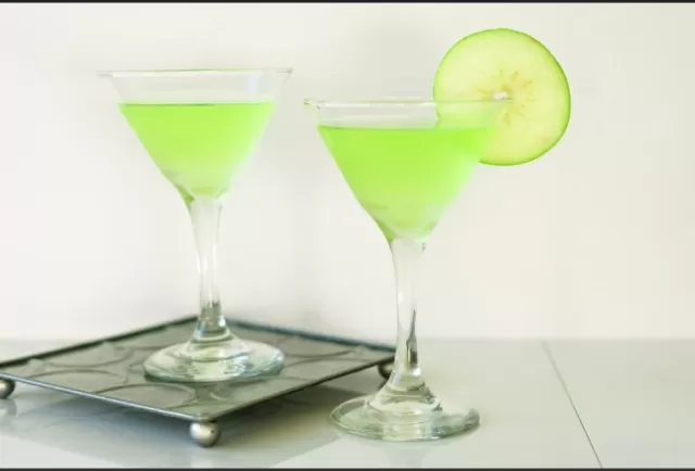 Celebrate the Holidays with These Christmas Martini Recipes 2
