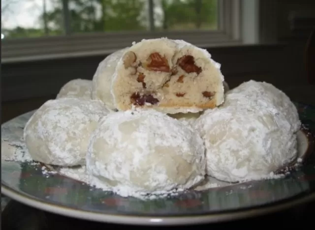 Delightful Christmas Cookies to Bake for Santa This Year 3