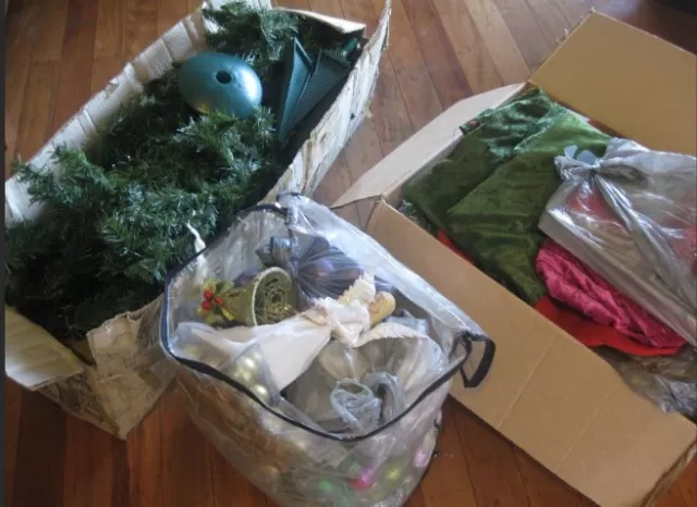 Disassembling and Storing Your Artificial Christmas Tree 1