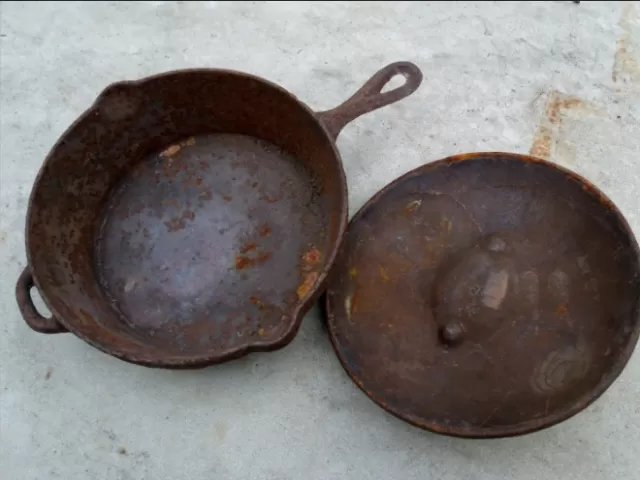 Proper Techniques for Cleaning a Rusty Cast-Iron Skillet 1