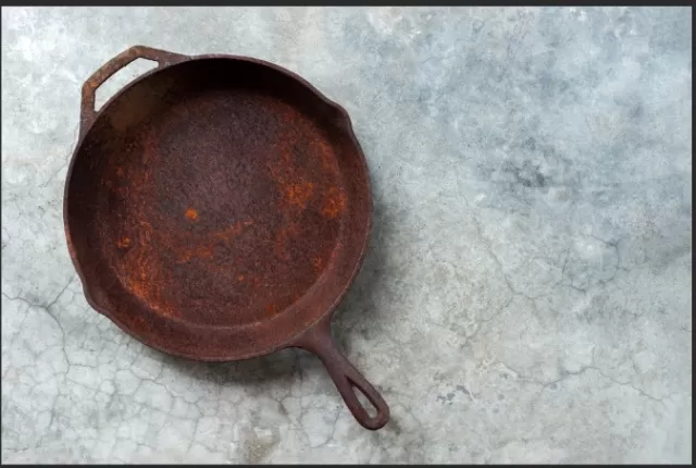 Proper Techniques for Cleaning a Rusty Cast-Iron Skillet 4