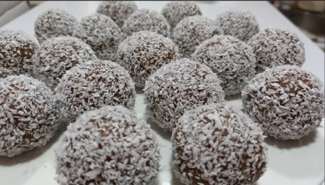 Festive Treats: Noel Nut Balls Recipe 3