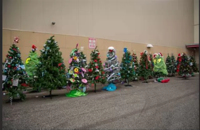 Recycle, Reuse, or Donate Your Artificial Christmas Tree 3
