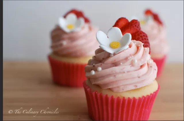 Crafting Candy Flower Cupcakes: 3 Unique Techniques 4
